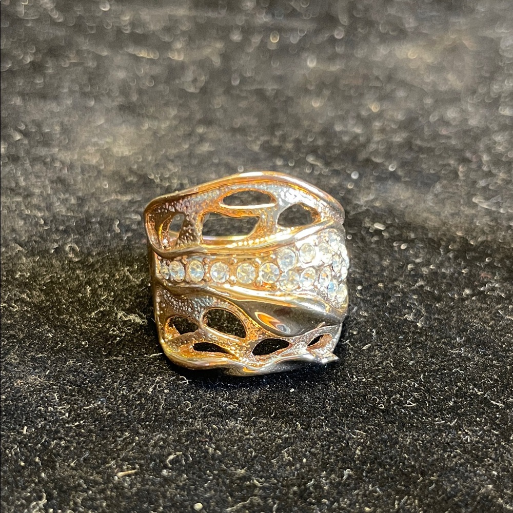 Celestial Veil – Rose 14K Gold Openwork Ring with Diamonds Throughout